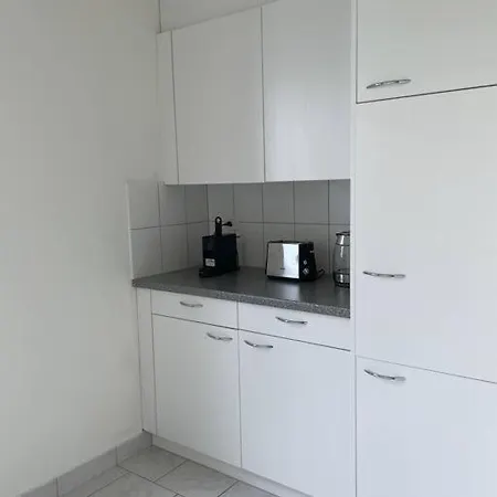 アパート Practical Nearby - Cross 6