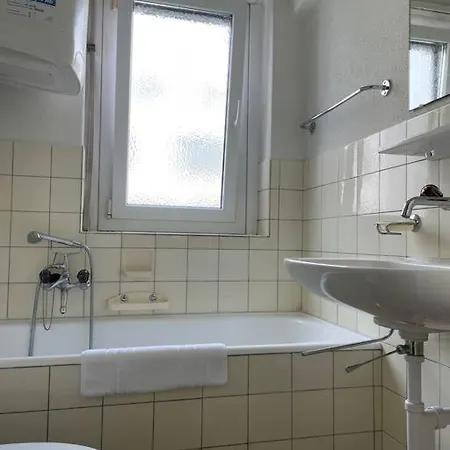 Practical Nearby - Cross 6